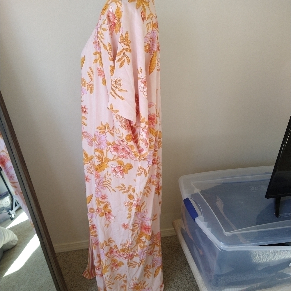 Tularosa Rae Reversible Robe - Picture 7 of 11